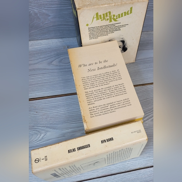 RARE Ayn Rand - 7 Book Collection - A Vintage Signet Gift Pack of Seven Books - Picture 13 of 16